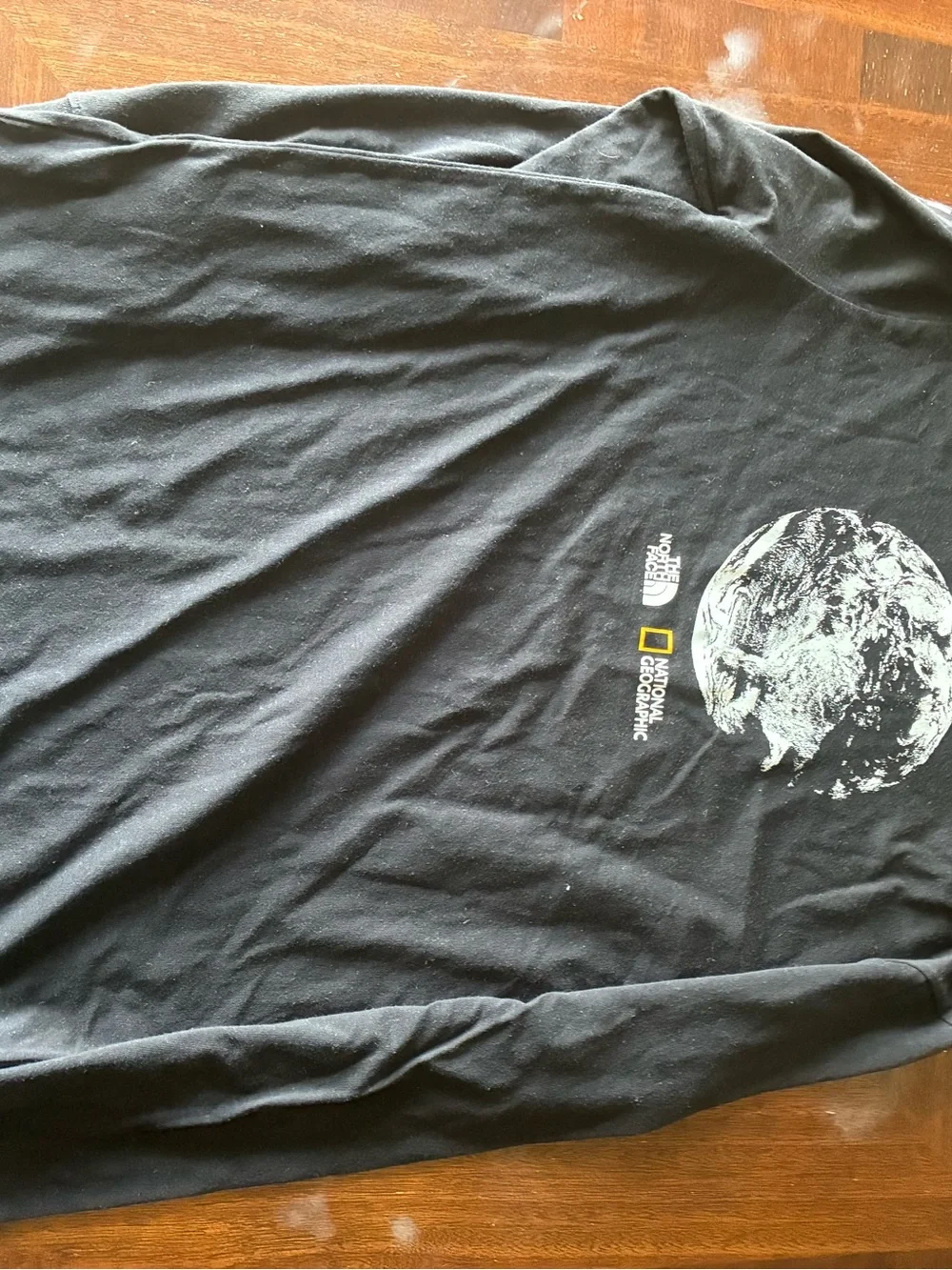 The North Face x National Geographic mens S Black Long Sleeve Logo Tee Recycled